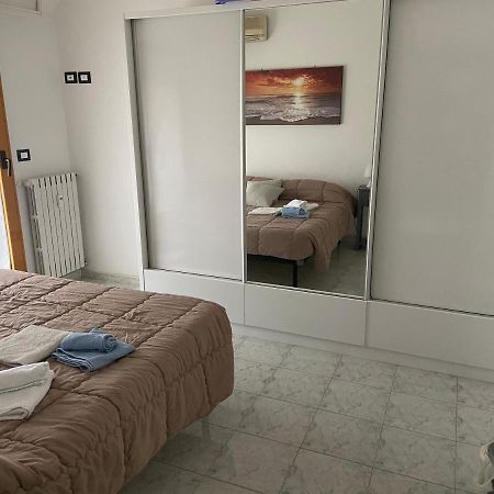 La Casa Di Giada Apartment เปสเคียรา บอร์โรเมโอ ภายนอก รูปภาพ