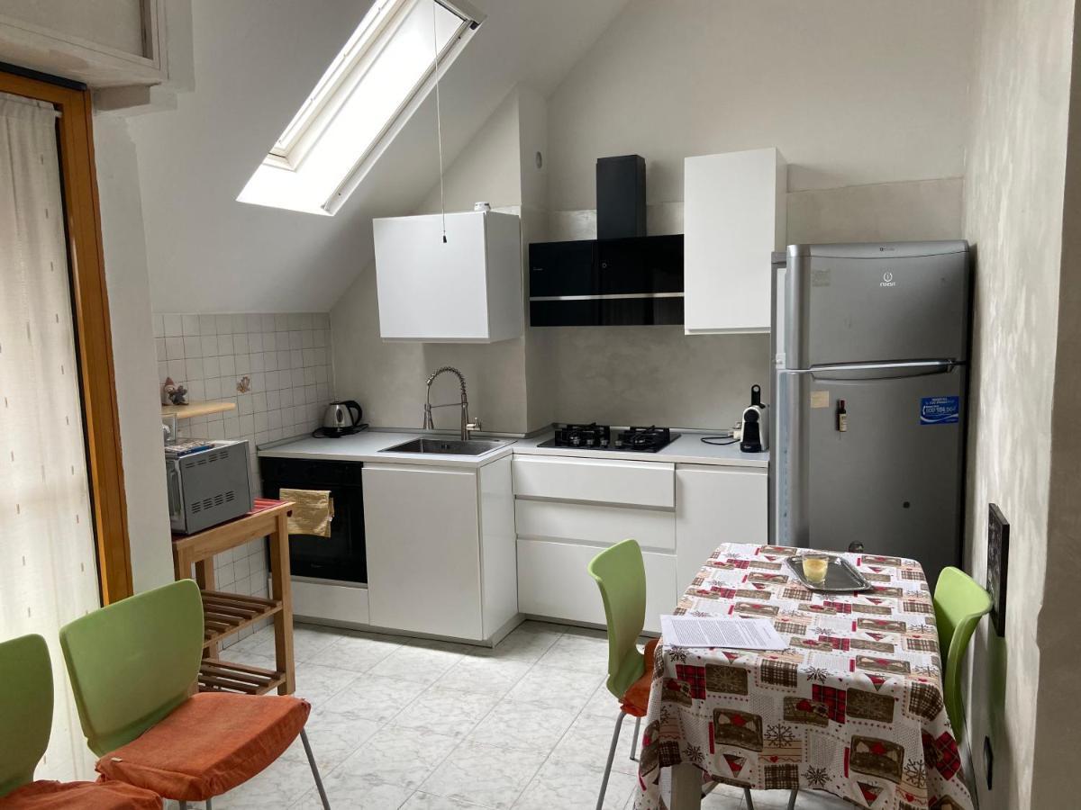 La Casa Di Giada Apartment เปสเคียรา บอร์โรเมโอ ภายนอก รูปภาพ